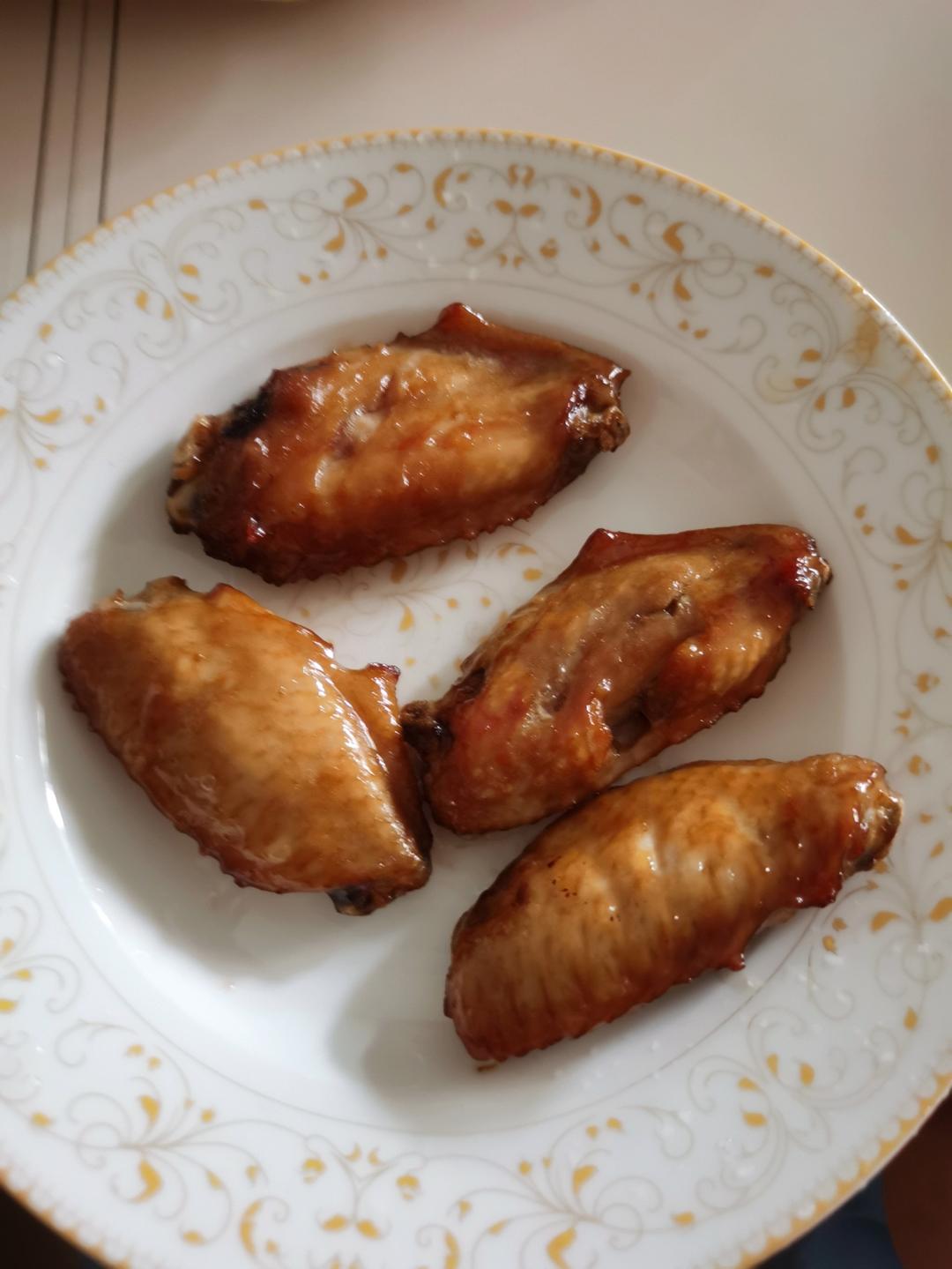 外香里嫩一口爆汁蒜蓉蜜汁烤鸡翅