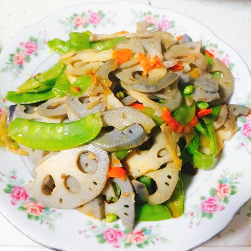 素菜也可以这么美—荷塘小炒