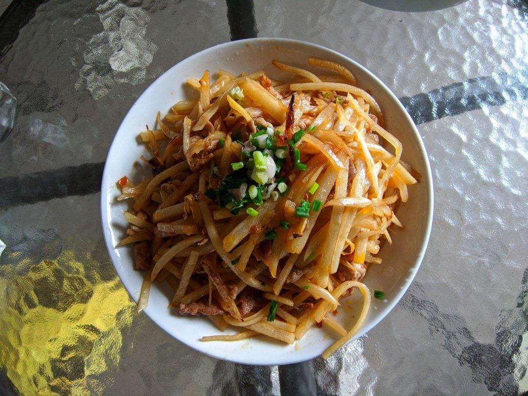 白地瓜炒肉丝