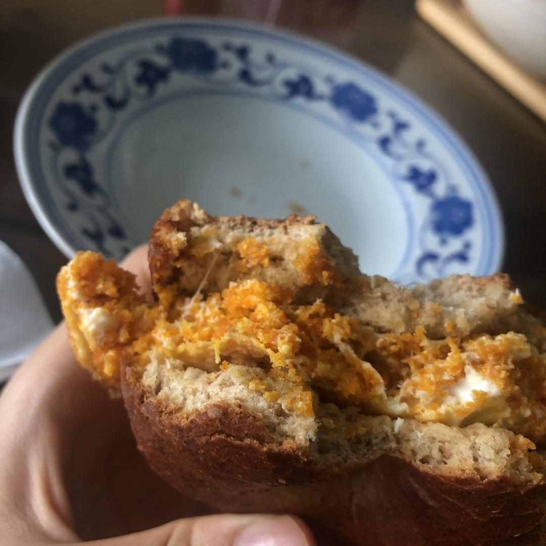 增肌训练前的碳水：鲁邦种全麦黑麦贝果