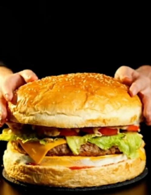不揉面的超好吃巨大汉堡 美味7倍大的汉堡的做法步骤图 Foodtastic 下厨房