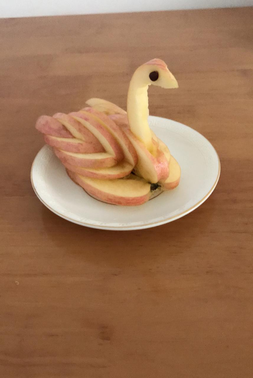 黄馨靓做的苹果天鹅