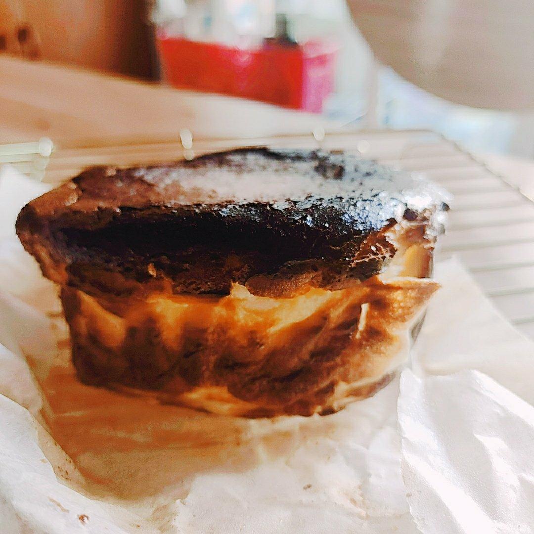 快手的网红basque cheesecake巴斯克焦芝士蛋糕