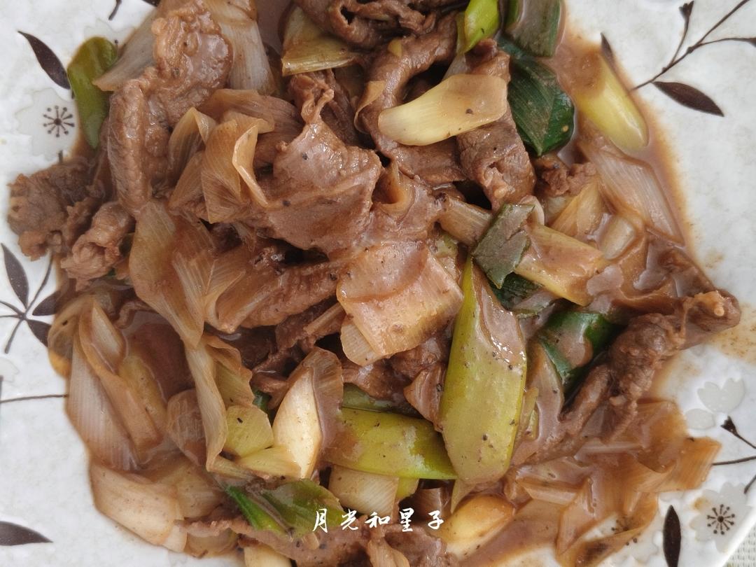 葱香浓郁的葱爆牛肉