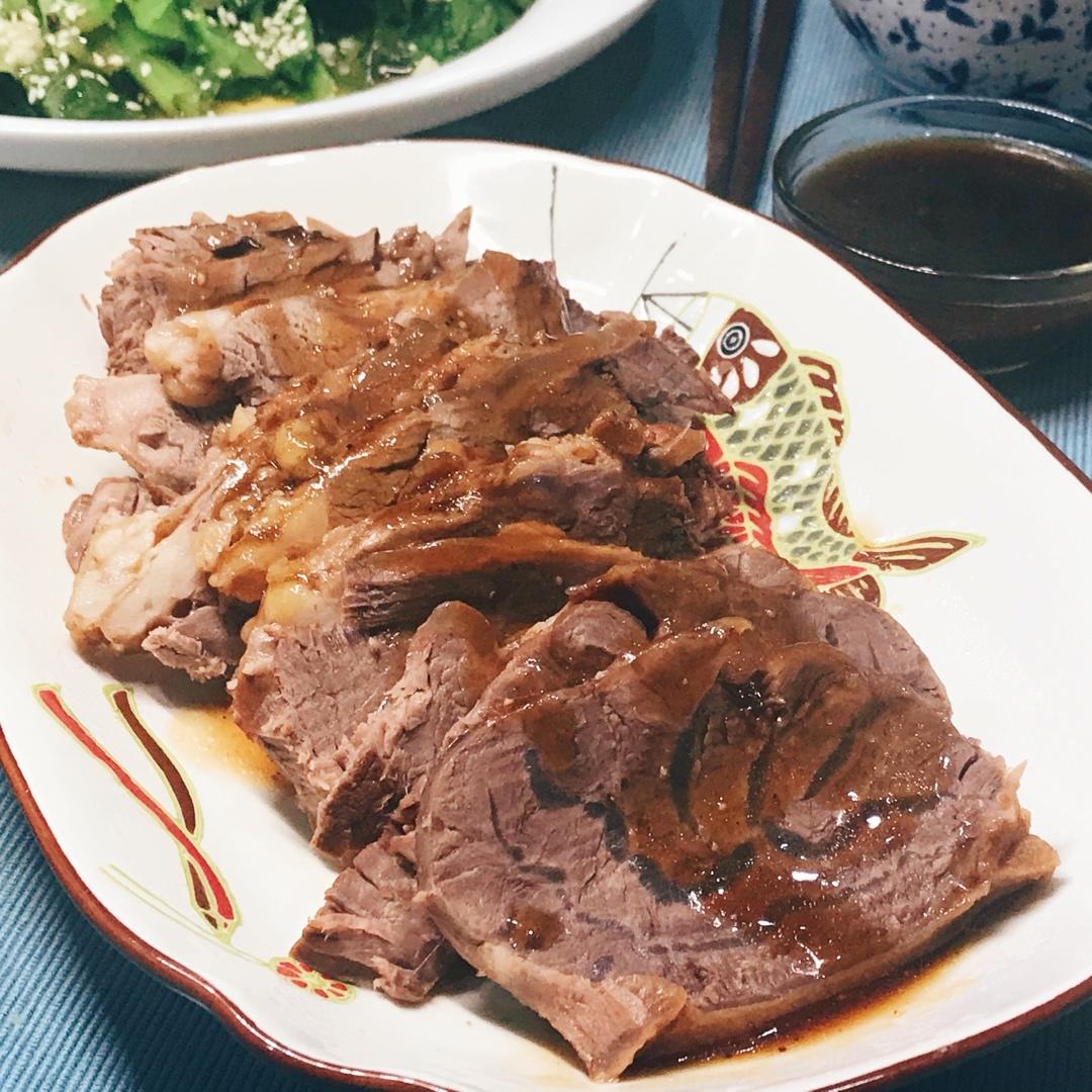 卤牛腱