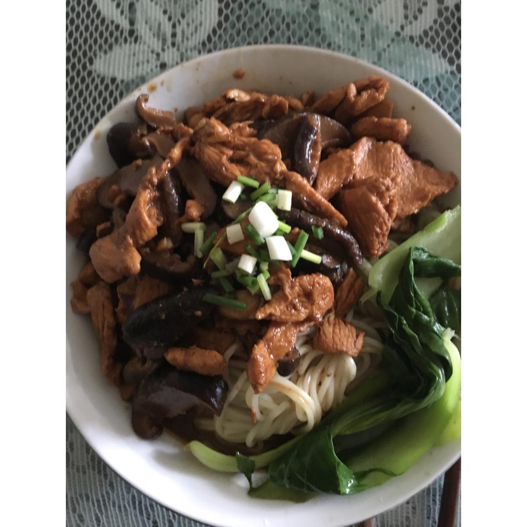 香菇鸡丝面
