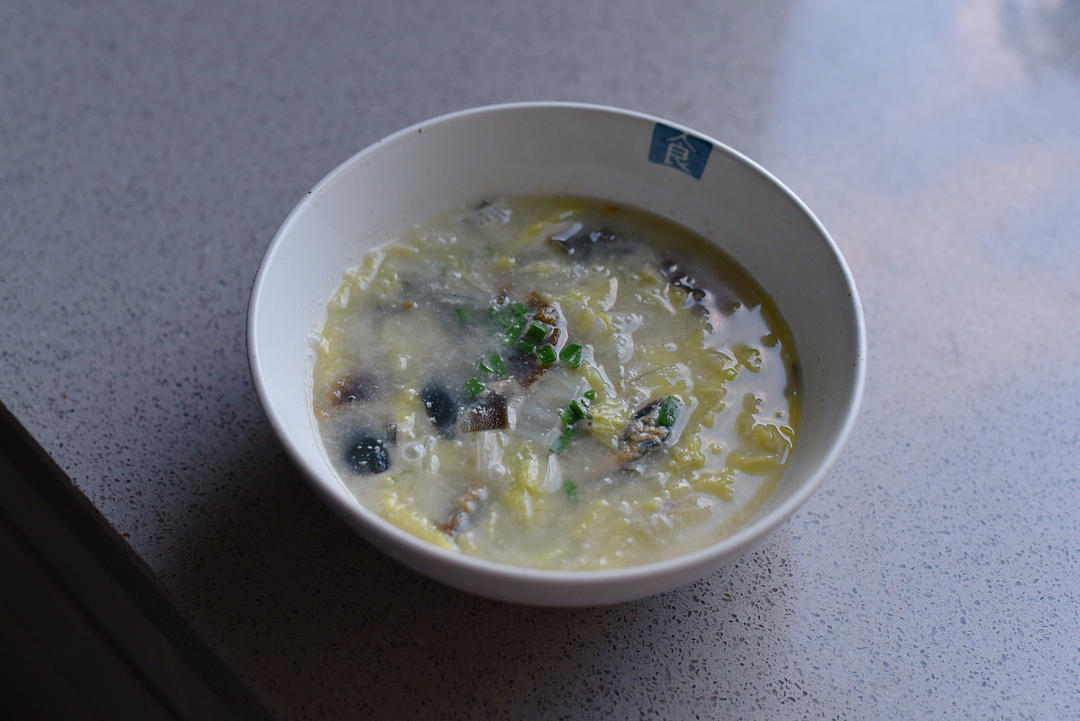 皮蛋白菜汤