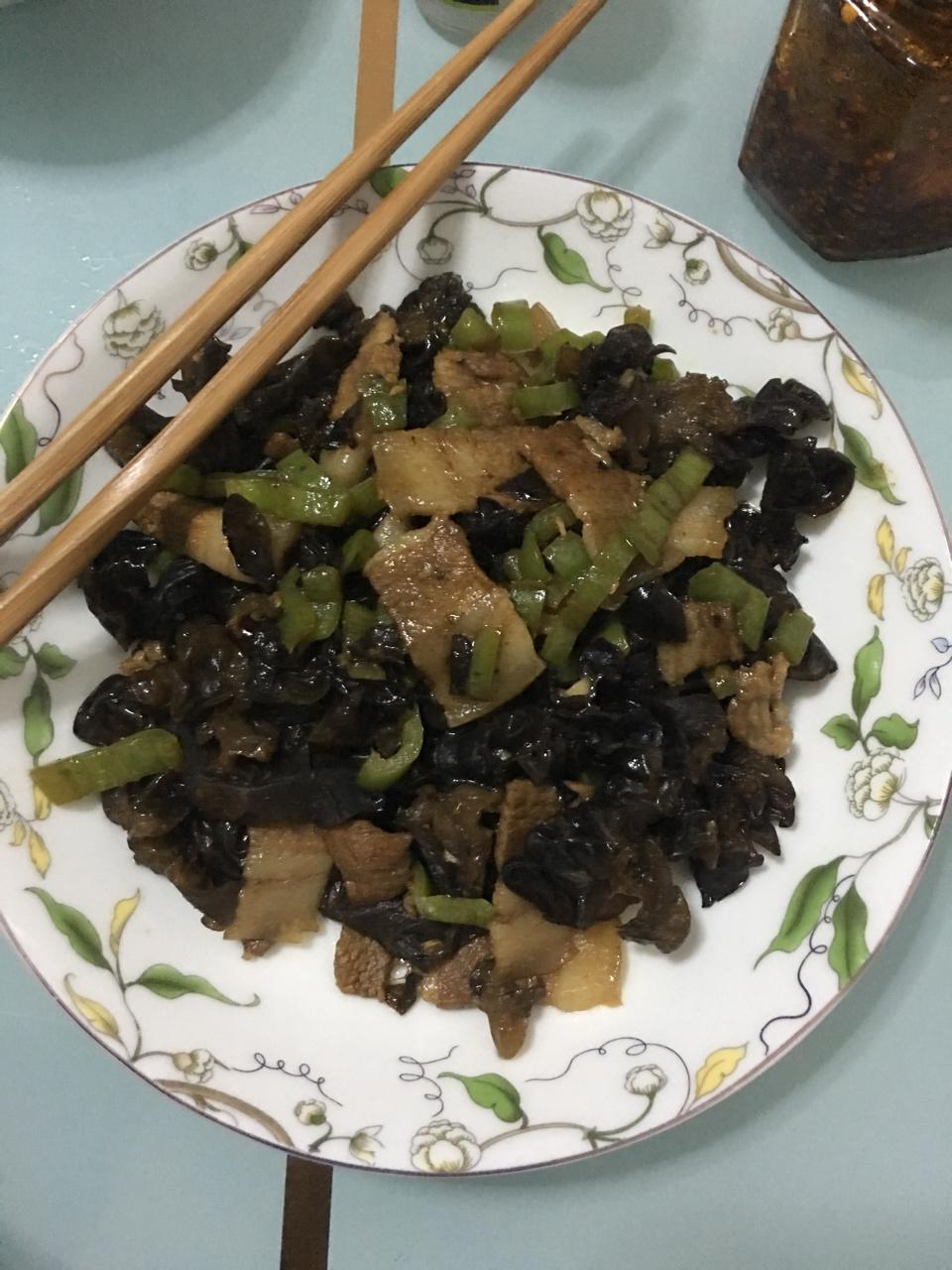 超下饭的木耳炒肉