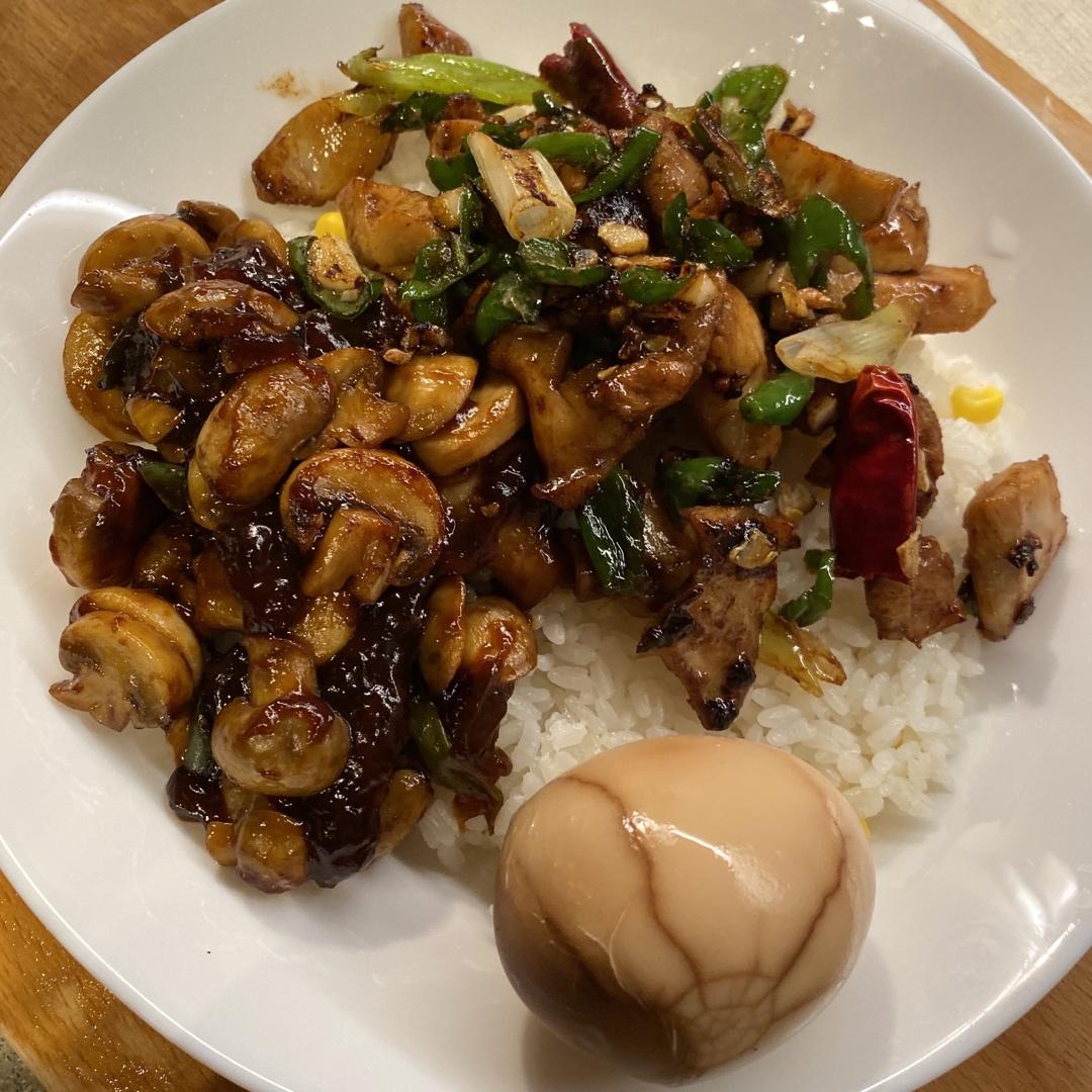 双椒炒鸡肉