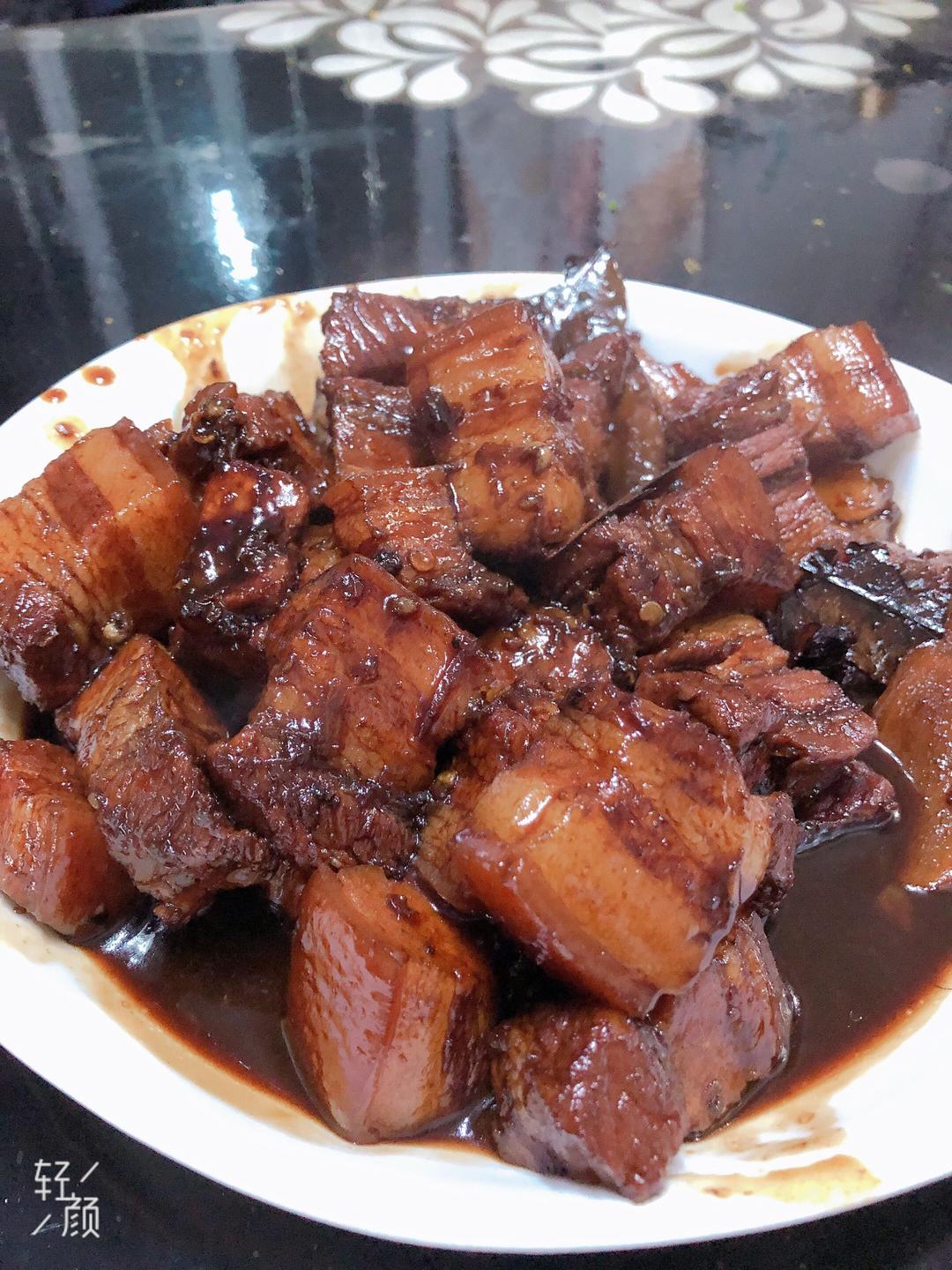 吃着碗里望着锅里的红烧肉