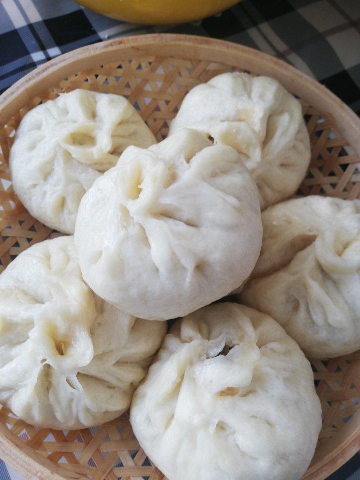 鲜美多汁的洋葱牛肉包子