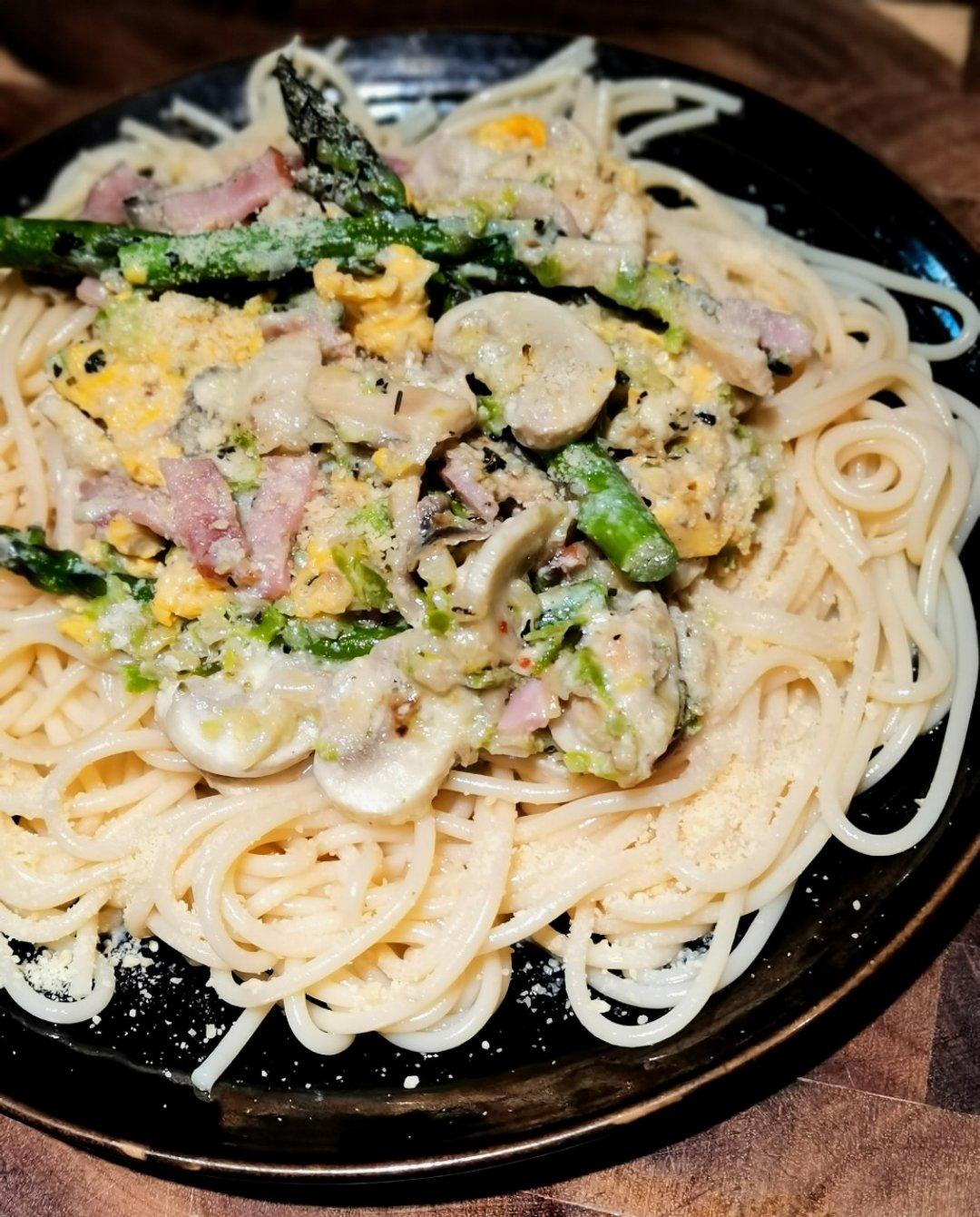 奶油芦笋蘑菇意面