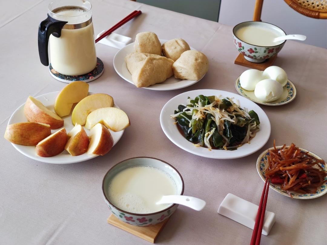 奶糖和麦穗儿做的早餐612024年4月8日