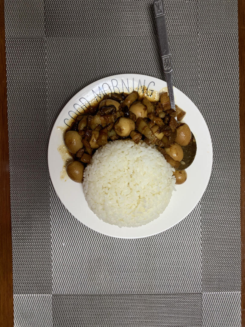 好吃到停不下来的卤肉饭