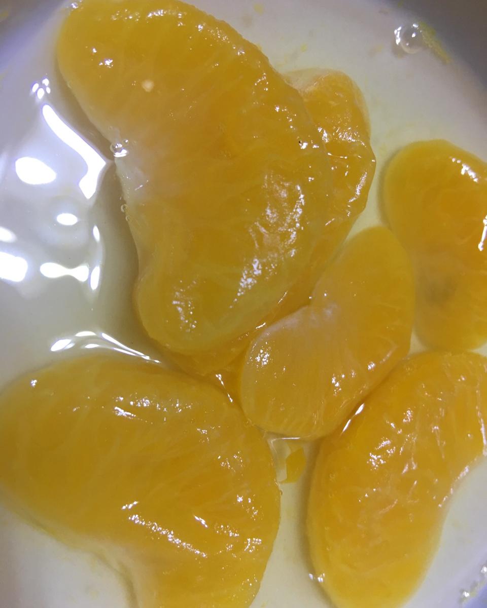 无苦味的橘子罐头