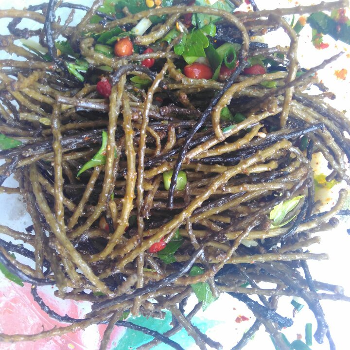 荷甜做的凉拌核桃花