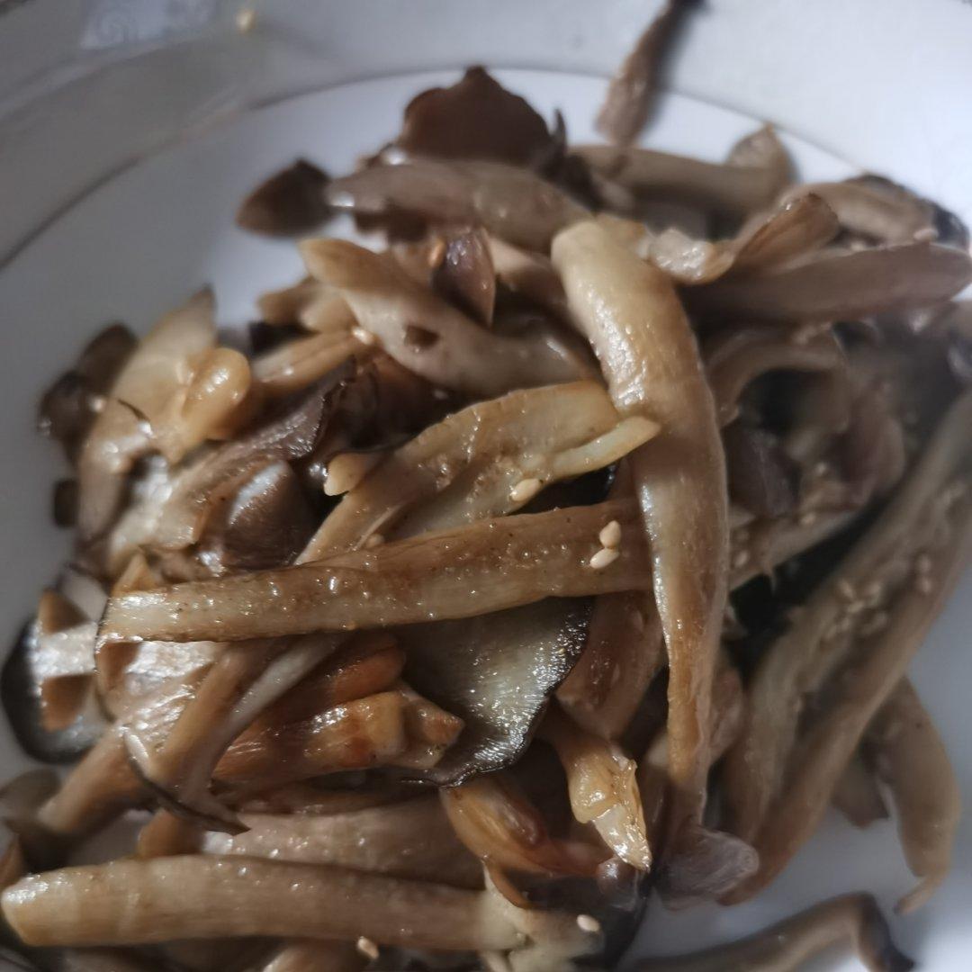 干煸平菇（有肉的味道）