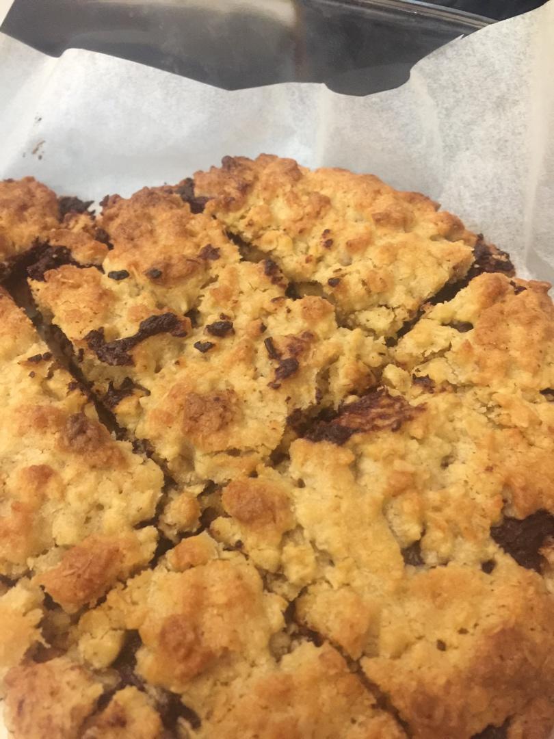 Fudgy Oatmeal Chocolate Chip Cookie Bars 燕麦巧克力条