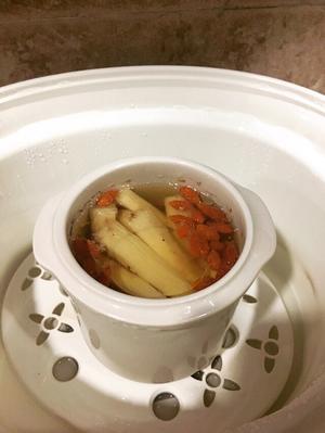 隔水炖薏米排骨山药汤的做法 步骤3
