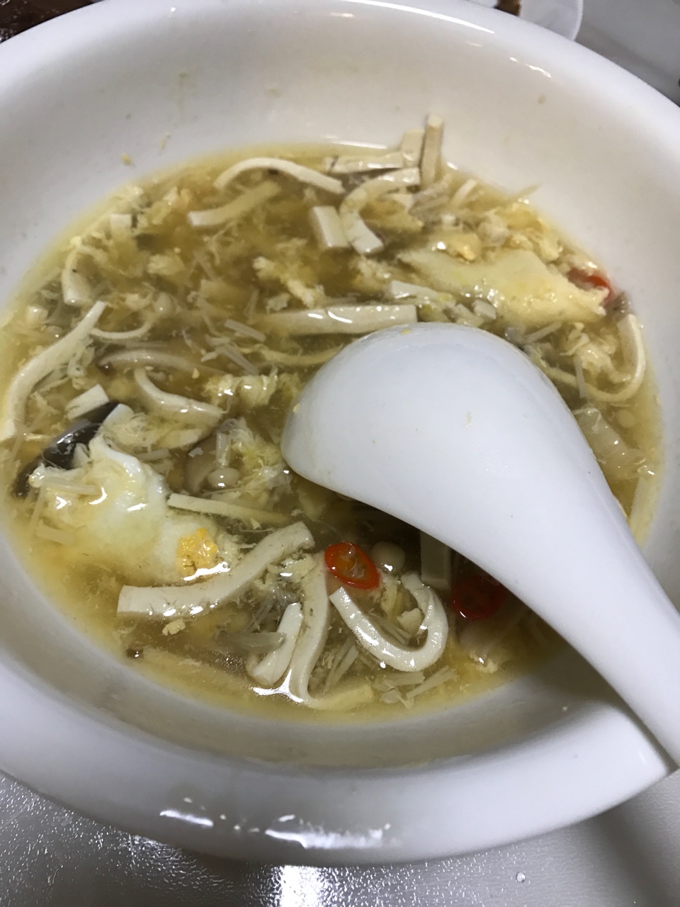 金针菇酸辣汤的做法 步骤4