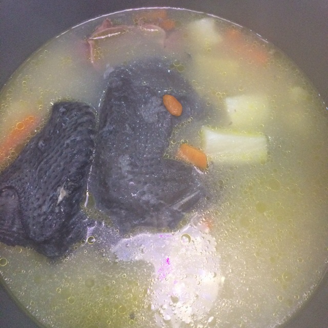 枸杞红枣乌鸡汤