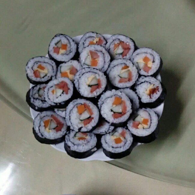 紫菜卷寿司