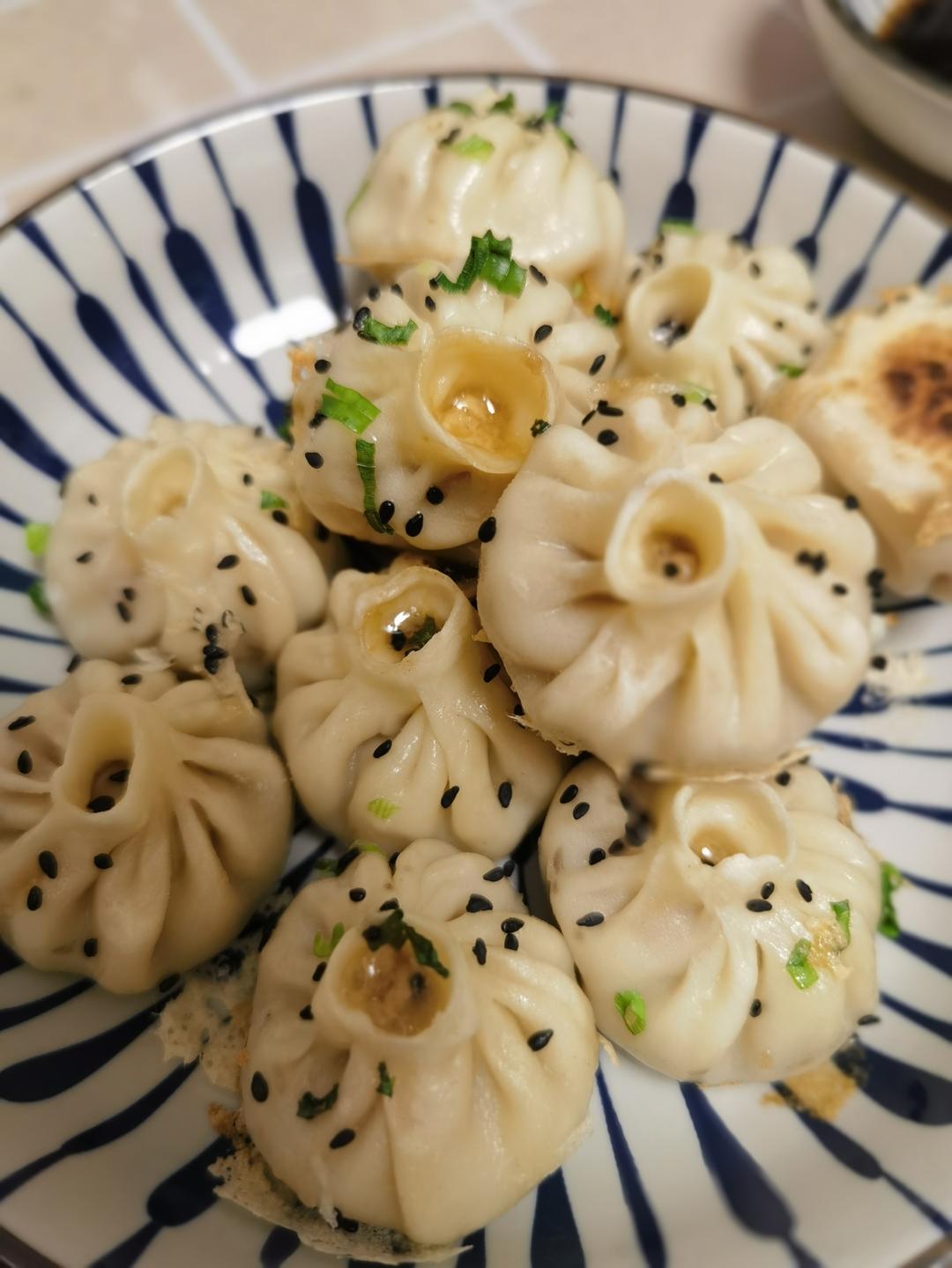 免揉面‼️脆底爆汁‼️懒人版拇指生煎包‼️