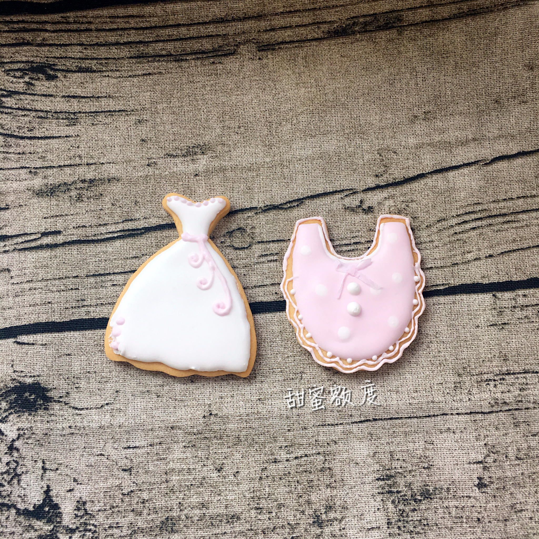 小麦子的糖霜饼干