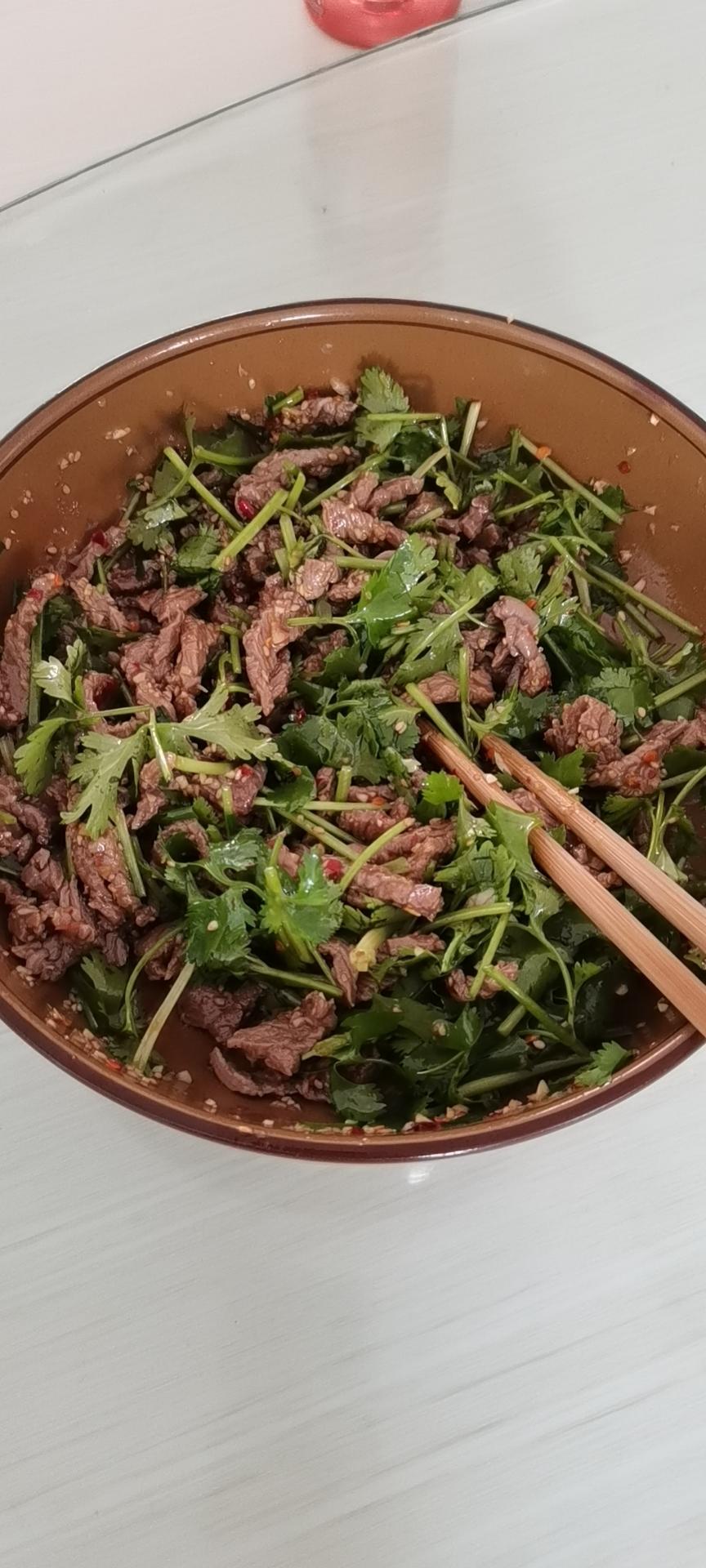 凉拌香菜牛肉