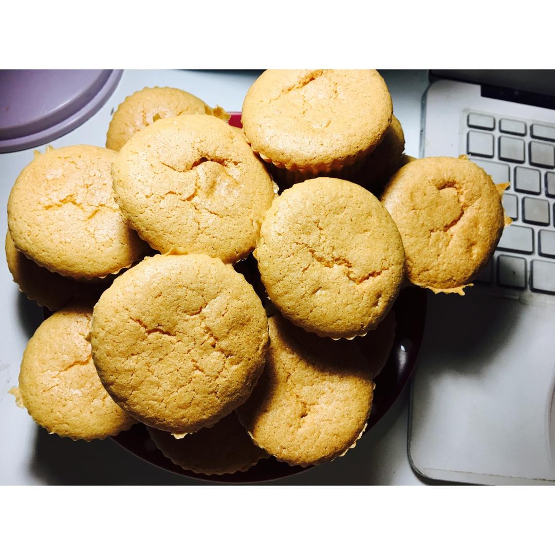 满屋飘香让人停不了口的椰香小蛋糕