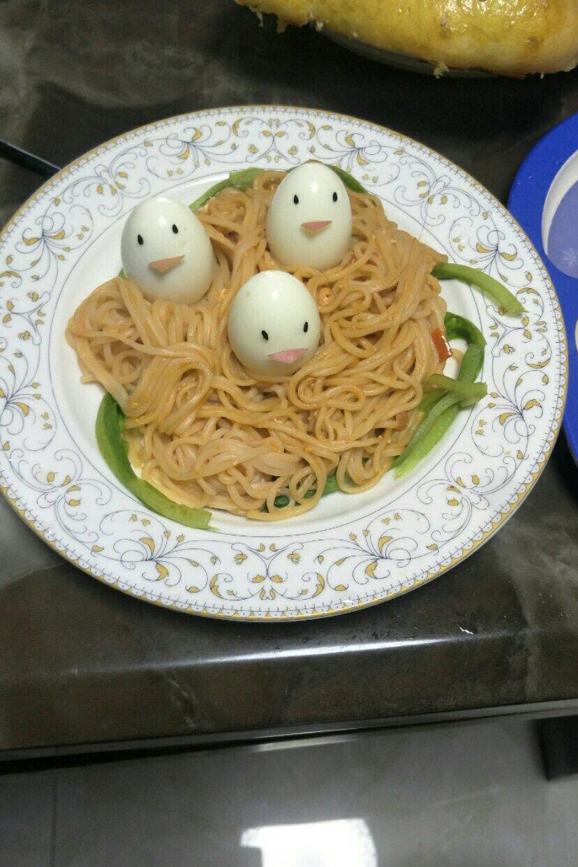 饥饿的小鸟面条