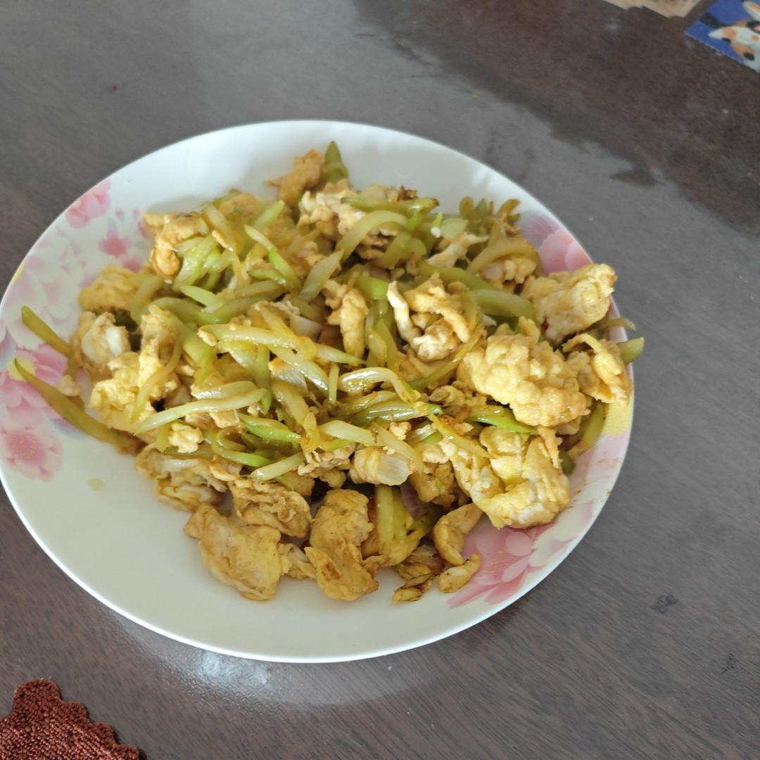 黄瓜炒鸡蛋 （青瓜炒鸡蛋）
