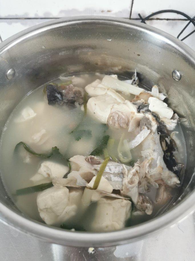 鱼头豆腐汤