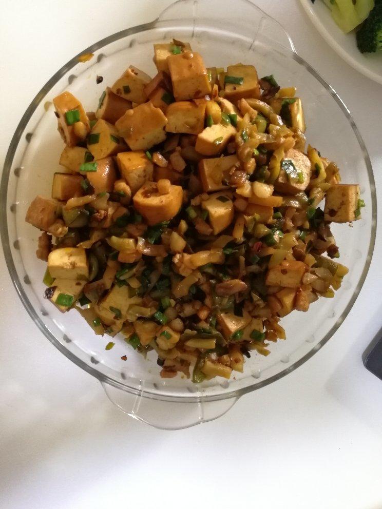 下饭神器---老干妈炒香干