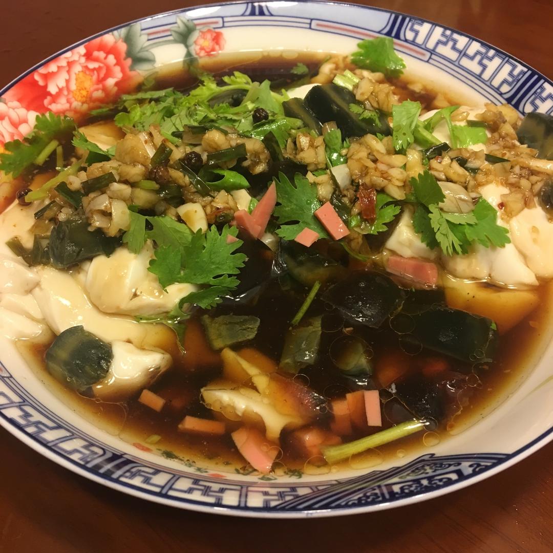 皮蛋拌豆腐