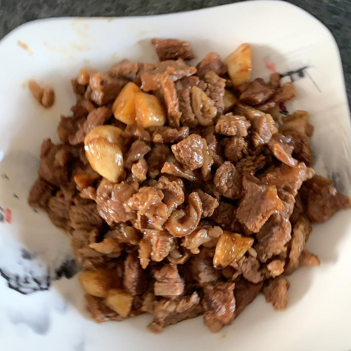 复刻天津桂园餐厅的黑蒜子牛肉粒