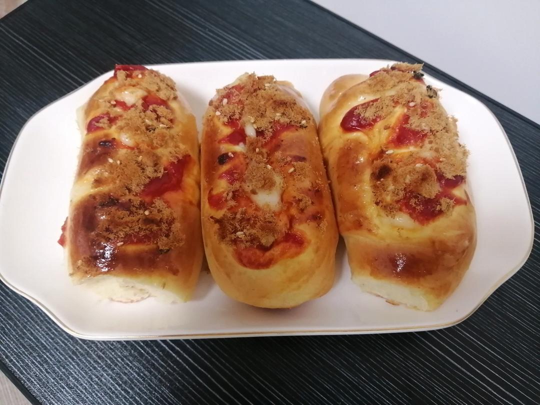 咸蛋黄肉松/香葱肉松软面包（两种口味）