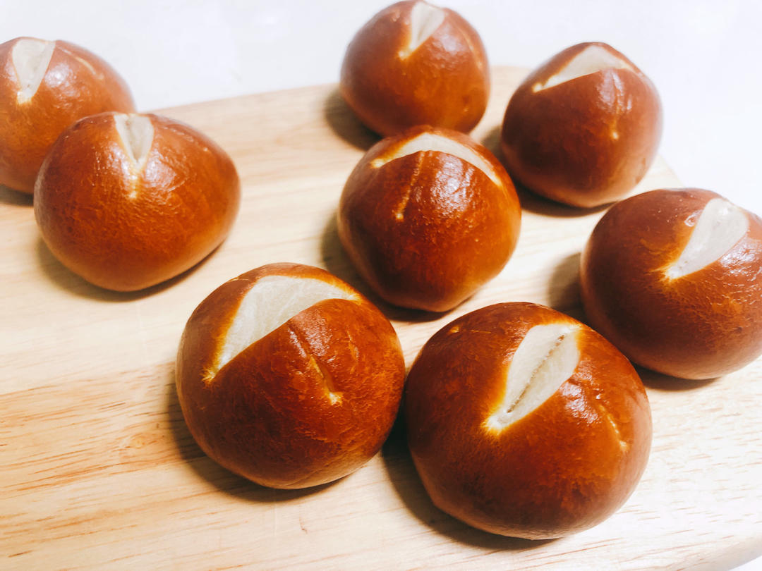 超快手的德国碱水球