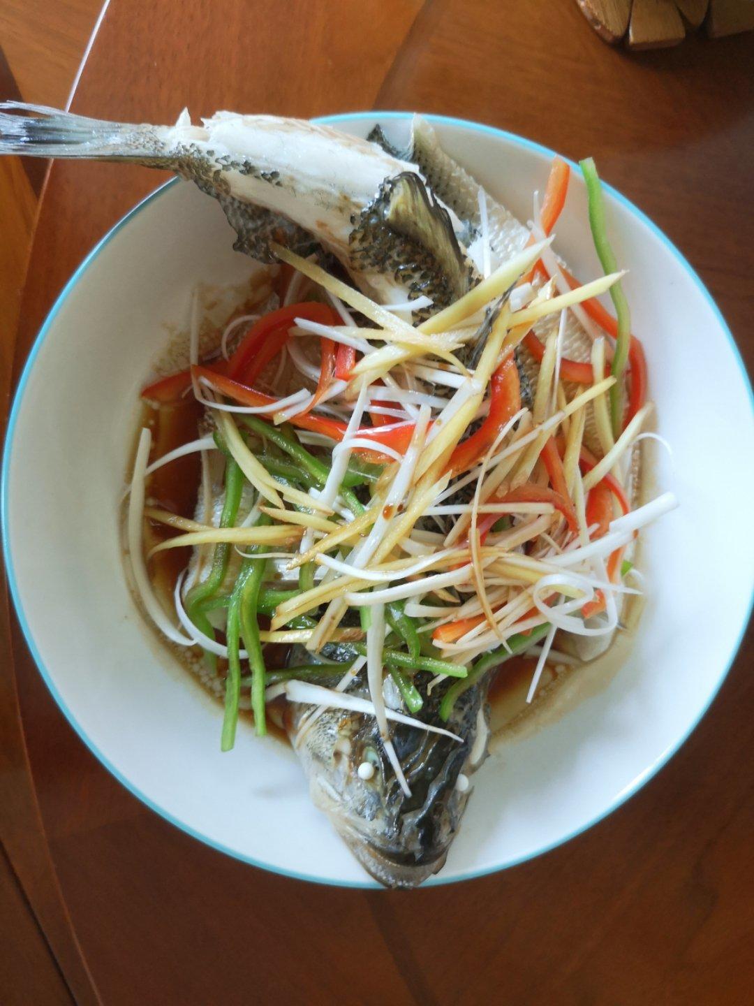 「月澜姐」清蒸鲈鱼 ▏揭秘饭店蒸鱼味道鲜美不腥的诀窍