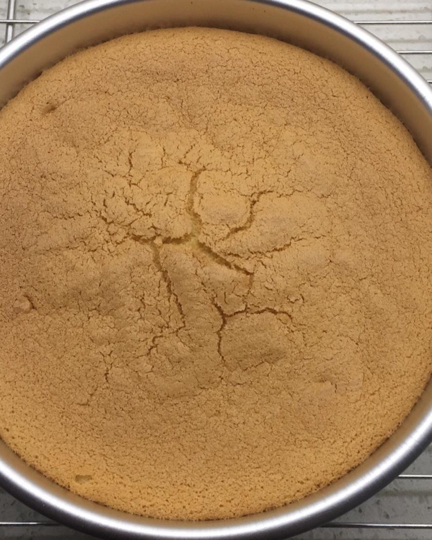 简单好做的8寸戚风蛋糕