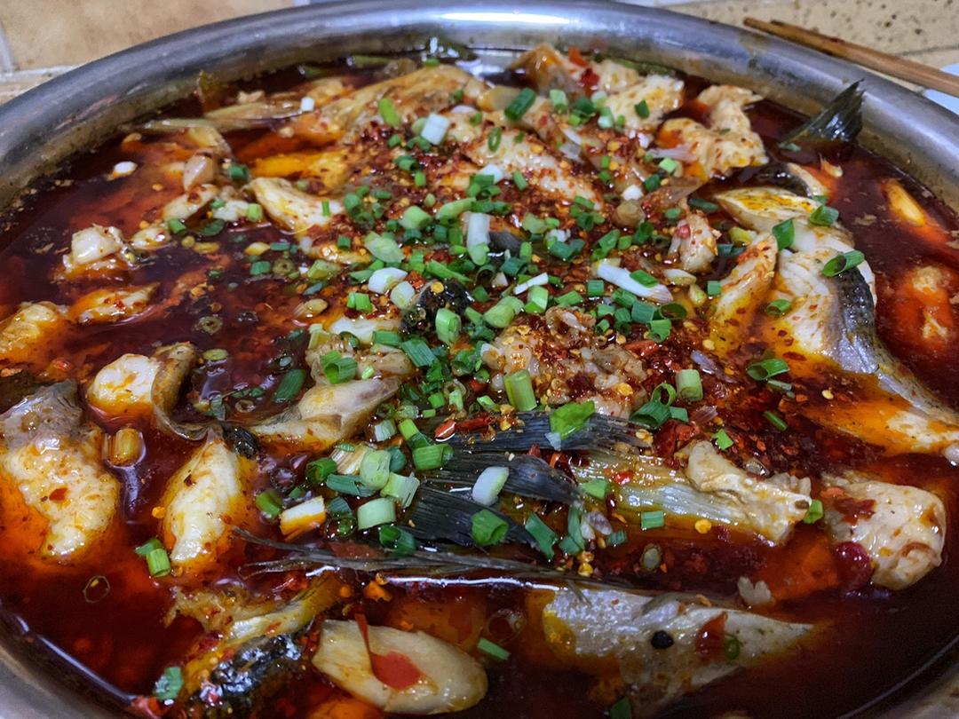 鲜嫩水煮鱼有料包及无料包两个版本的做法