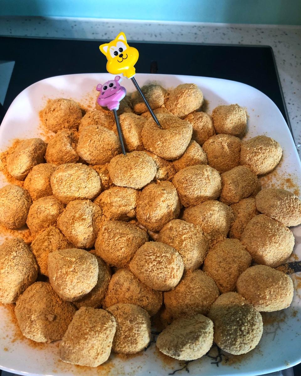 黄豆粉滚汤圆(伪驴打滚)