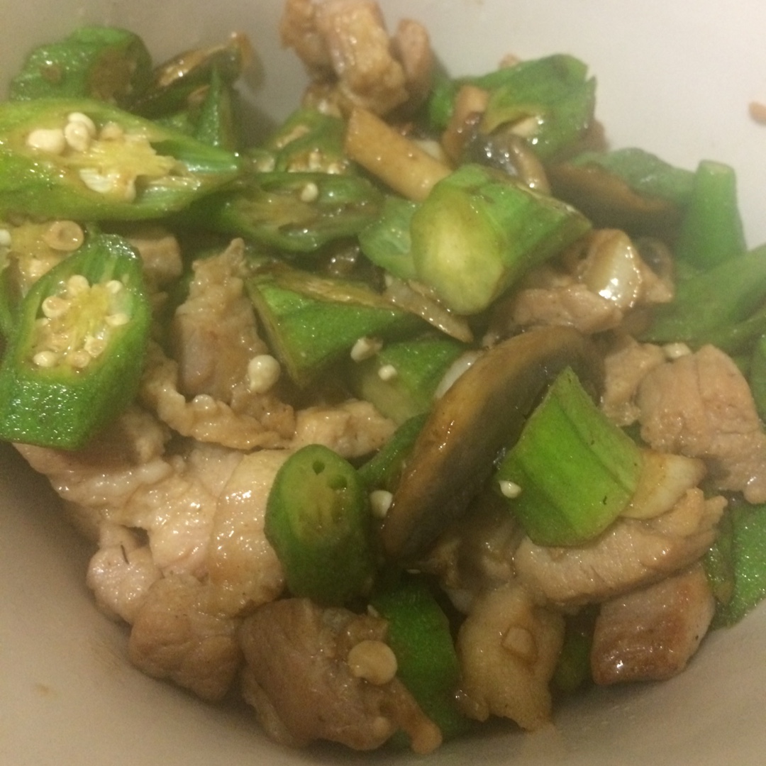 五花肉炒秋葵