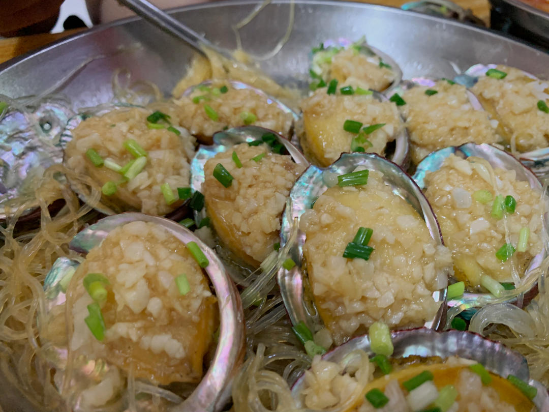 蒜蓉粉丝蒸鲍鱼