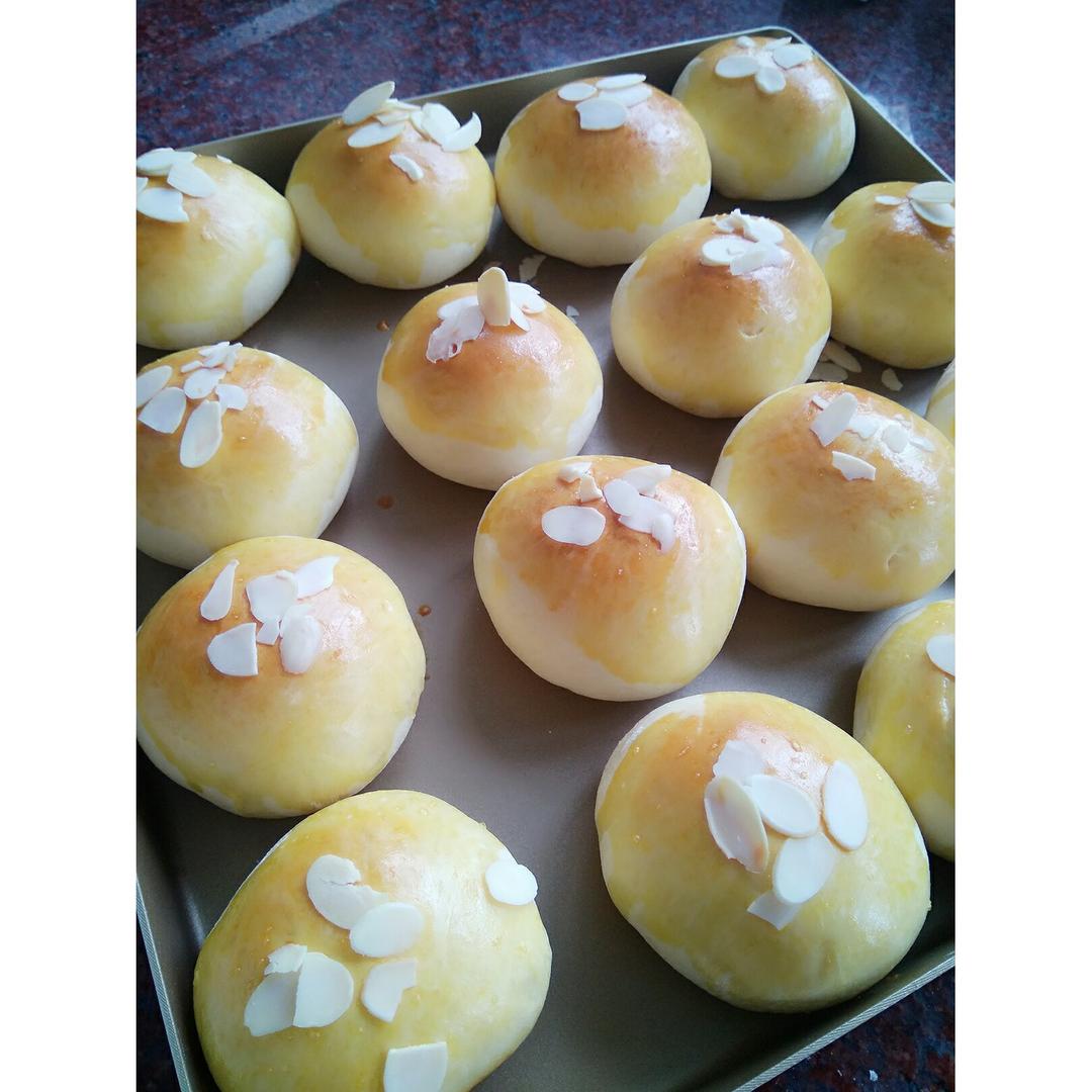 大人小孩都爱不释口的【蜂蜜牛奶小餐包】