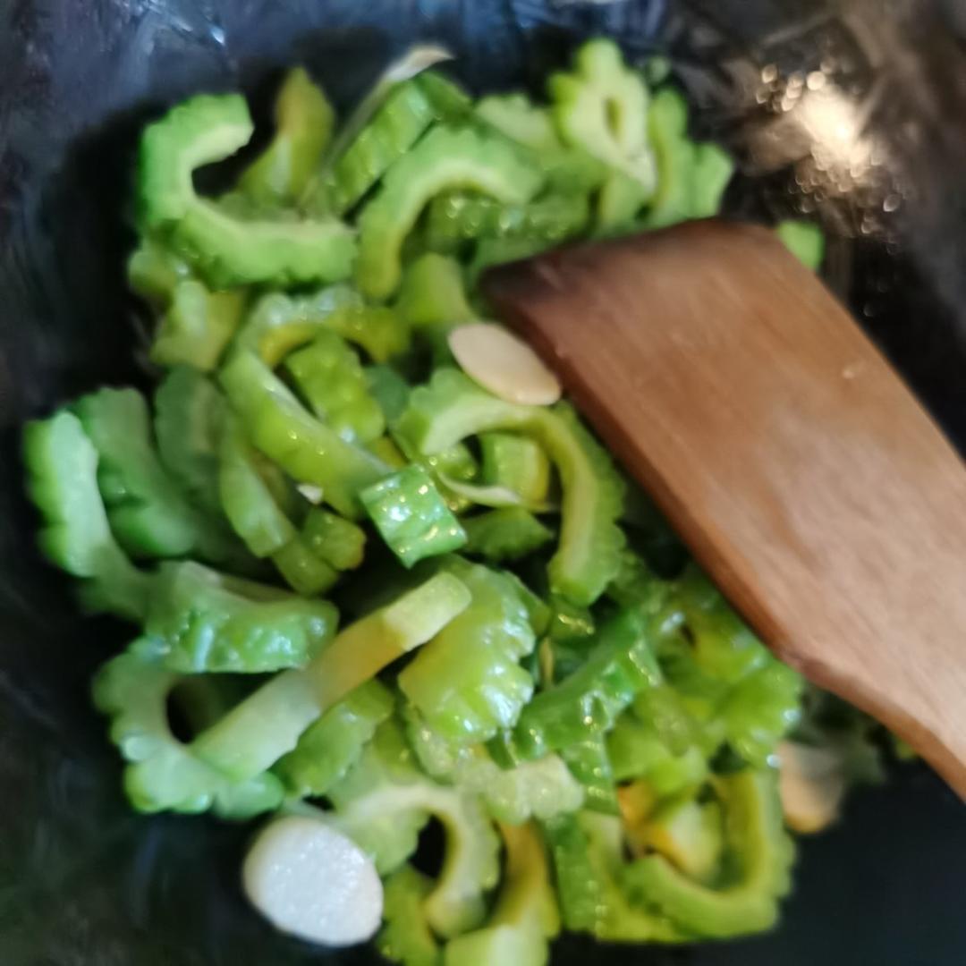 清炒苦瓜