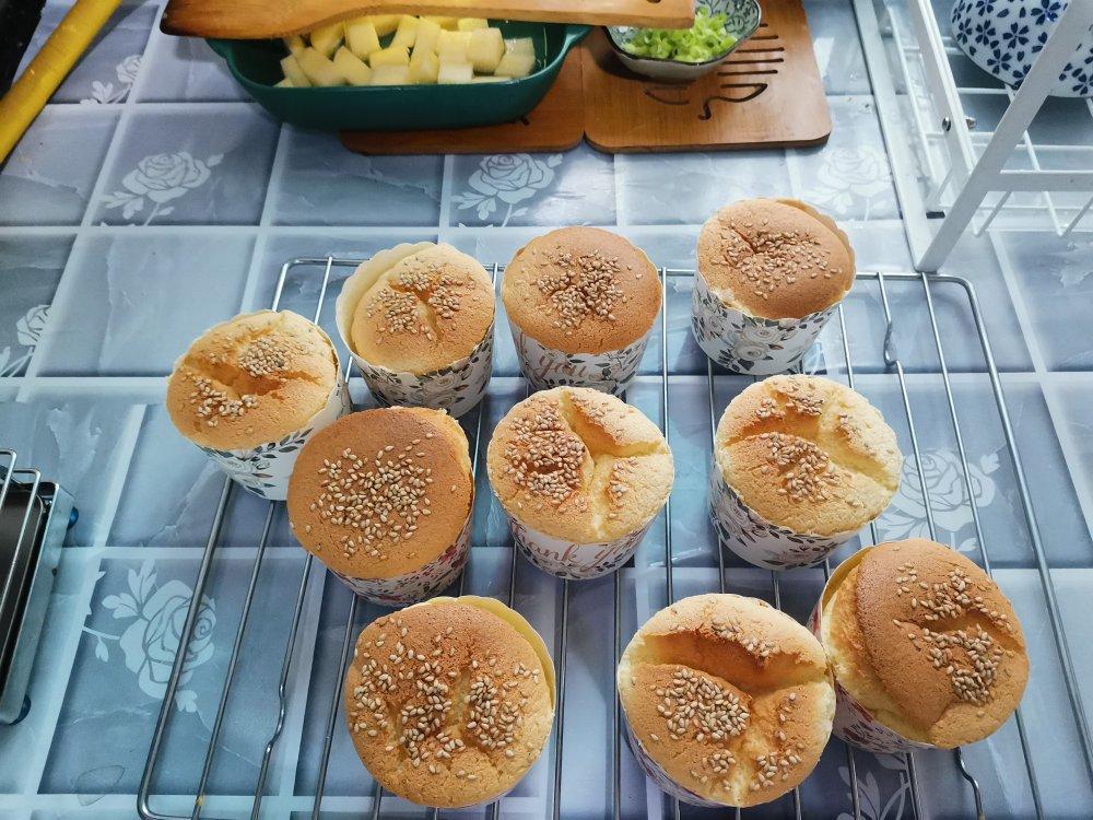 软绵绵戚风纸杯蛋糕