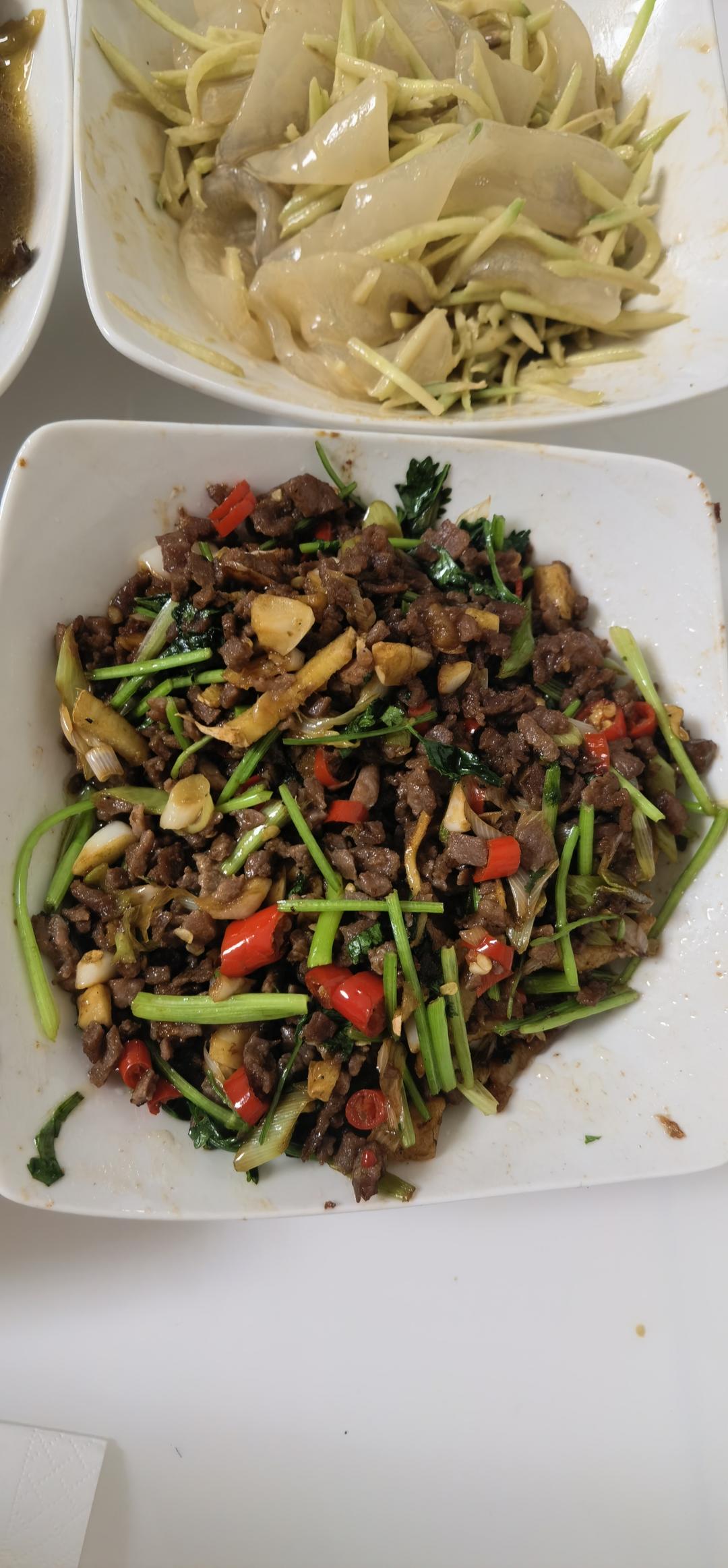 小炒黄牛肉，肉嫩味香！太好吃了简直是米饭杀手！