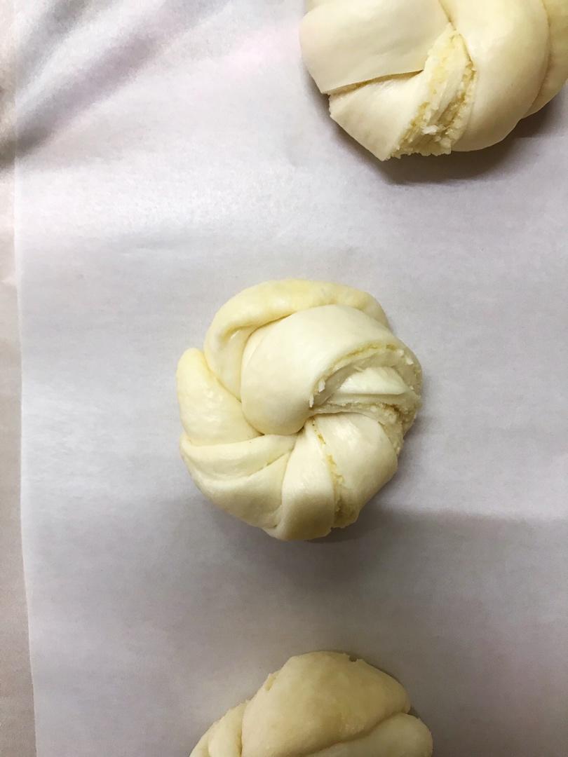 新手就能成功的【椰蓉面包卷】-手揉出膜