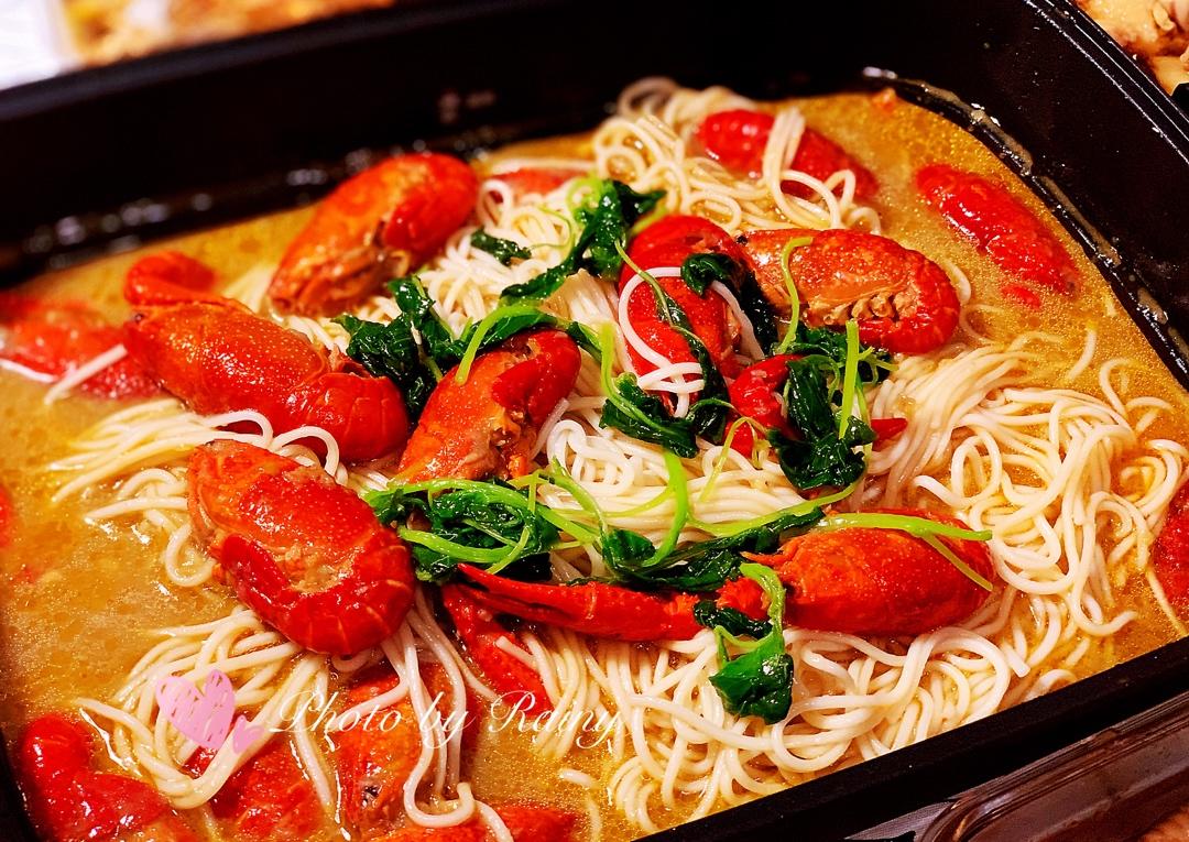 语棽俱来做的小龙虾盖浇面